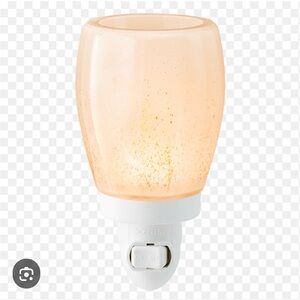 Scentsy Perfect Pearl Plug-In Warmer